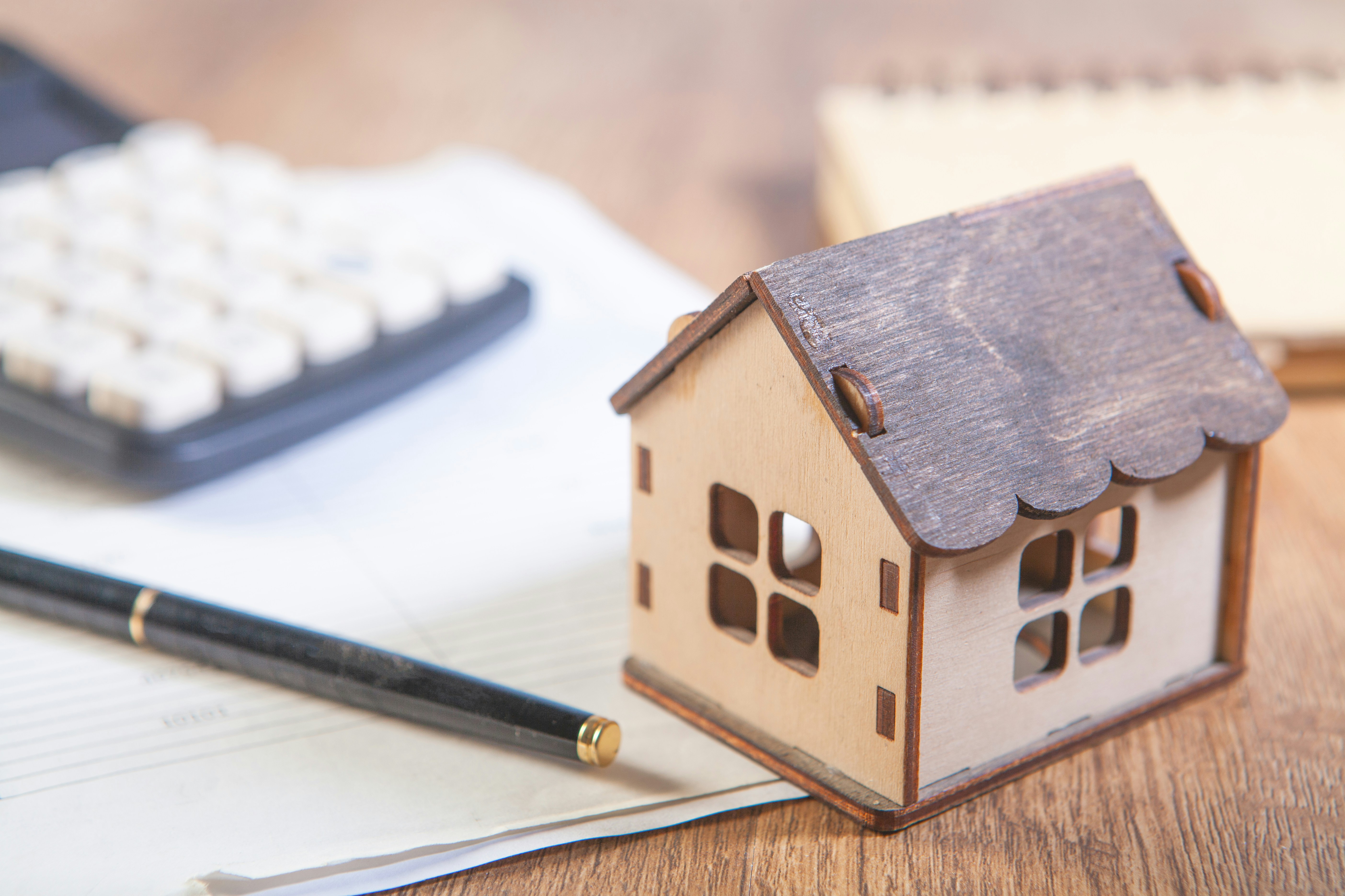 Property investment calculator and model house